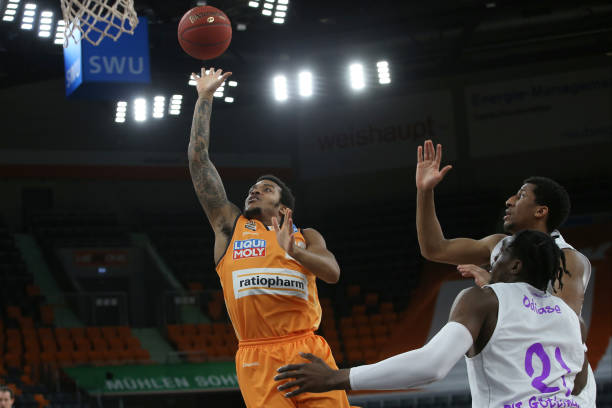 这一点与威 这一点与威